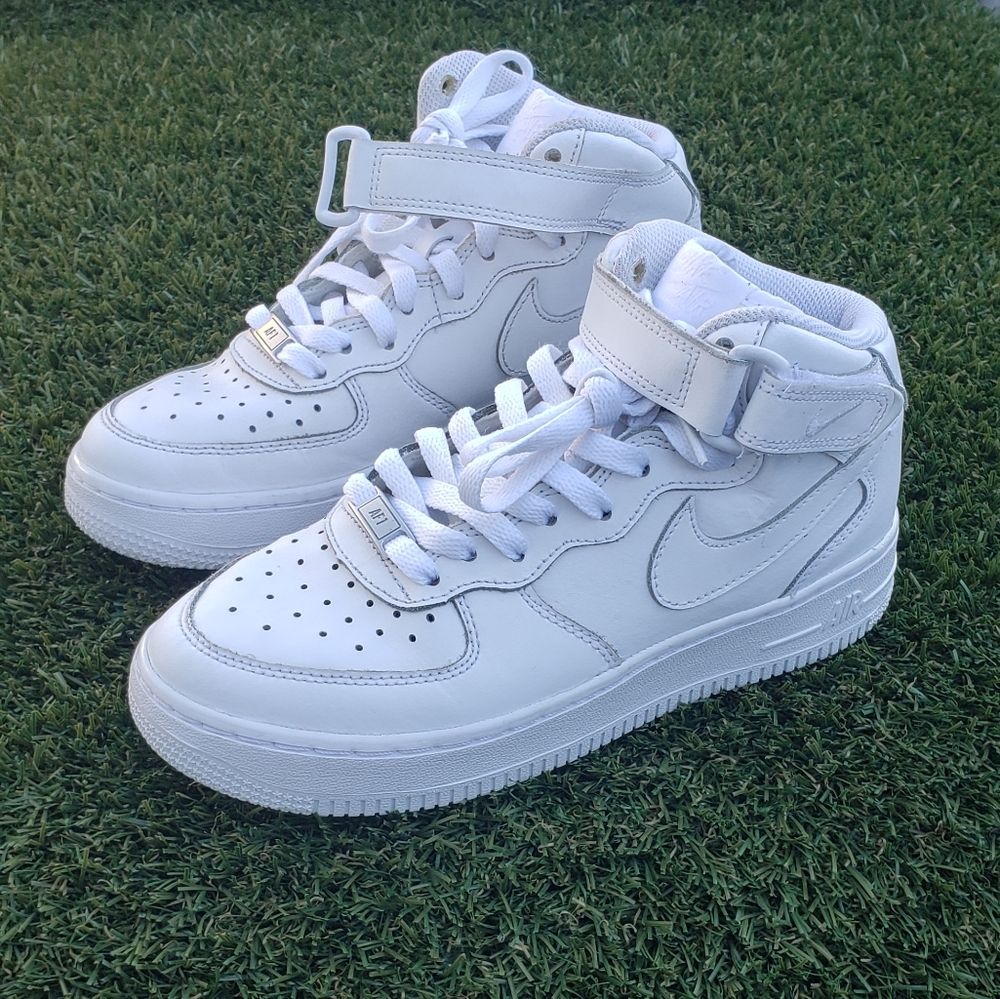 Nike AF1 Mid LE